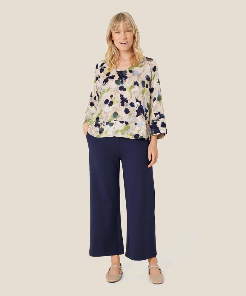 Benika Blouse, Fog