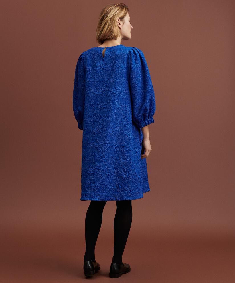 Nirisa Dress, Surf the web