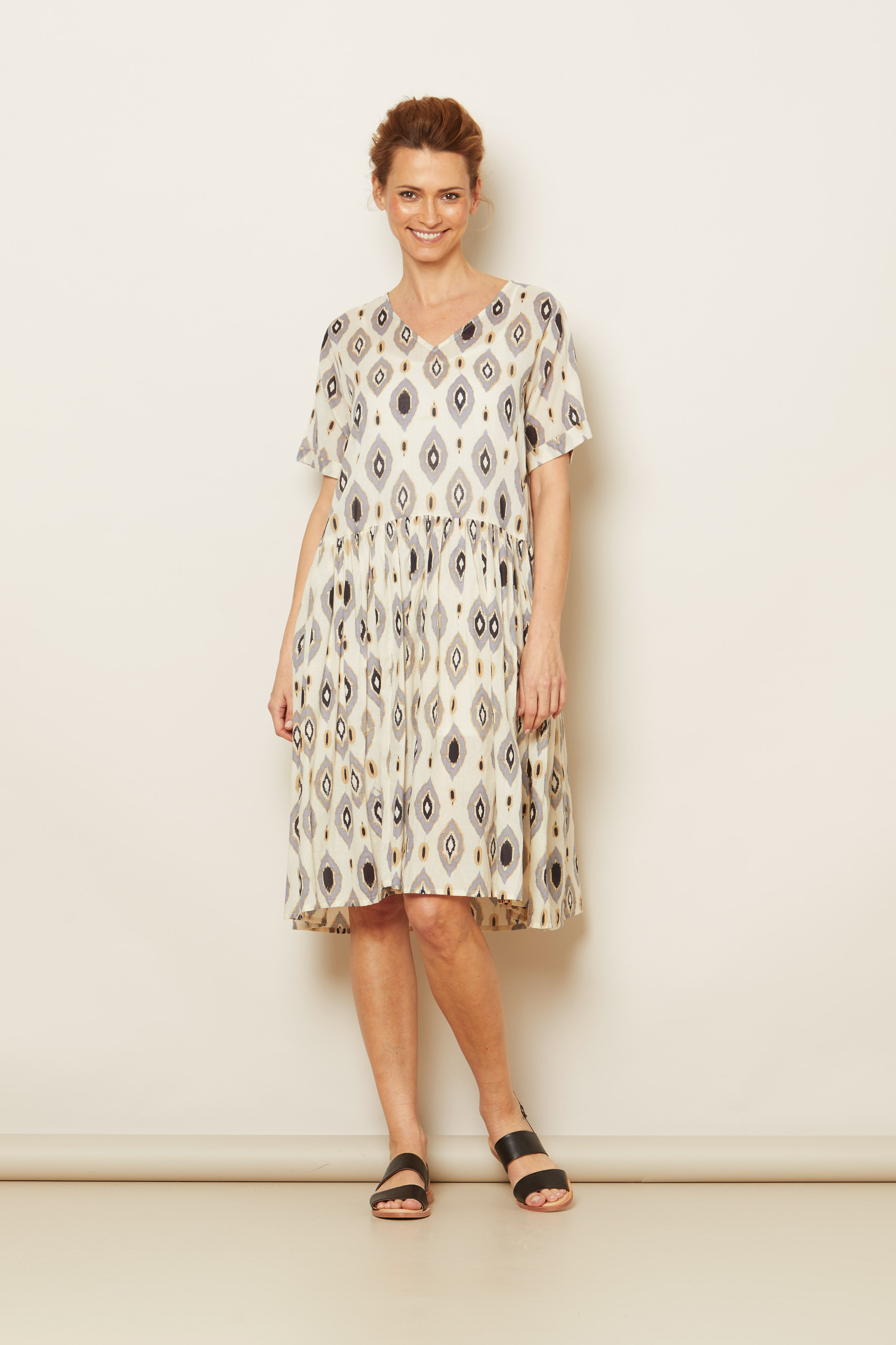 NARISA DRESS, P. Impression