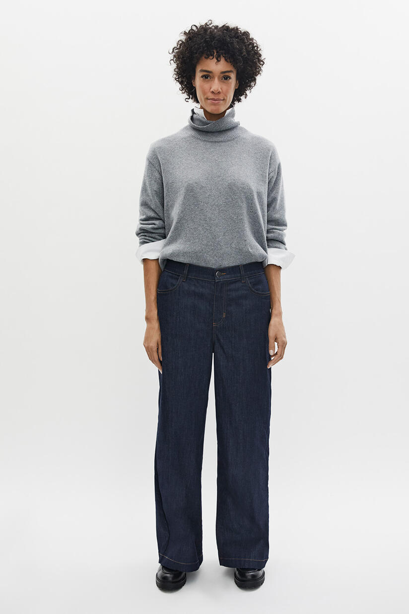 Faricka Pullover - M. Grey mel., Ilonka Shirt - White, Passang Denim Trousers - Dark Denim