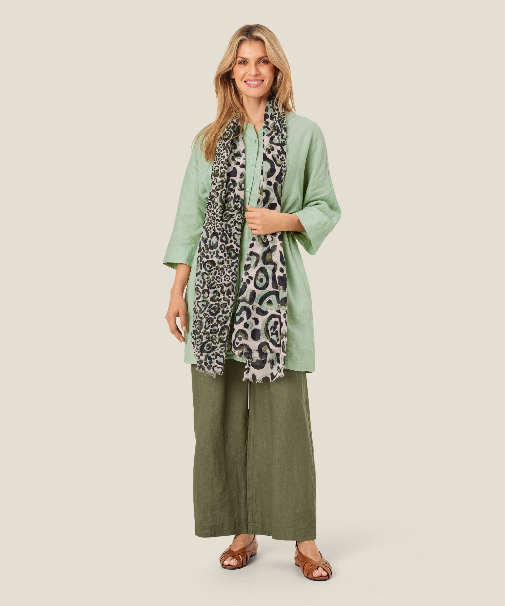 Adeola Scarf, D. Lichen Green