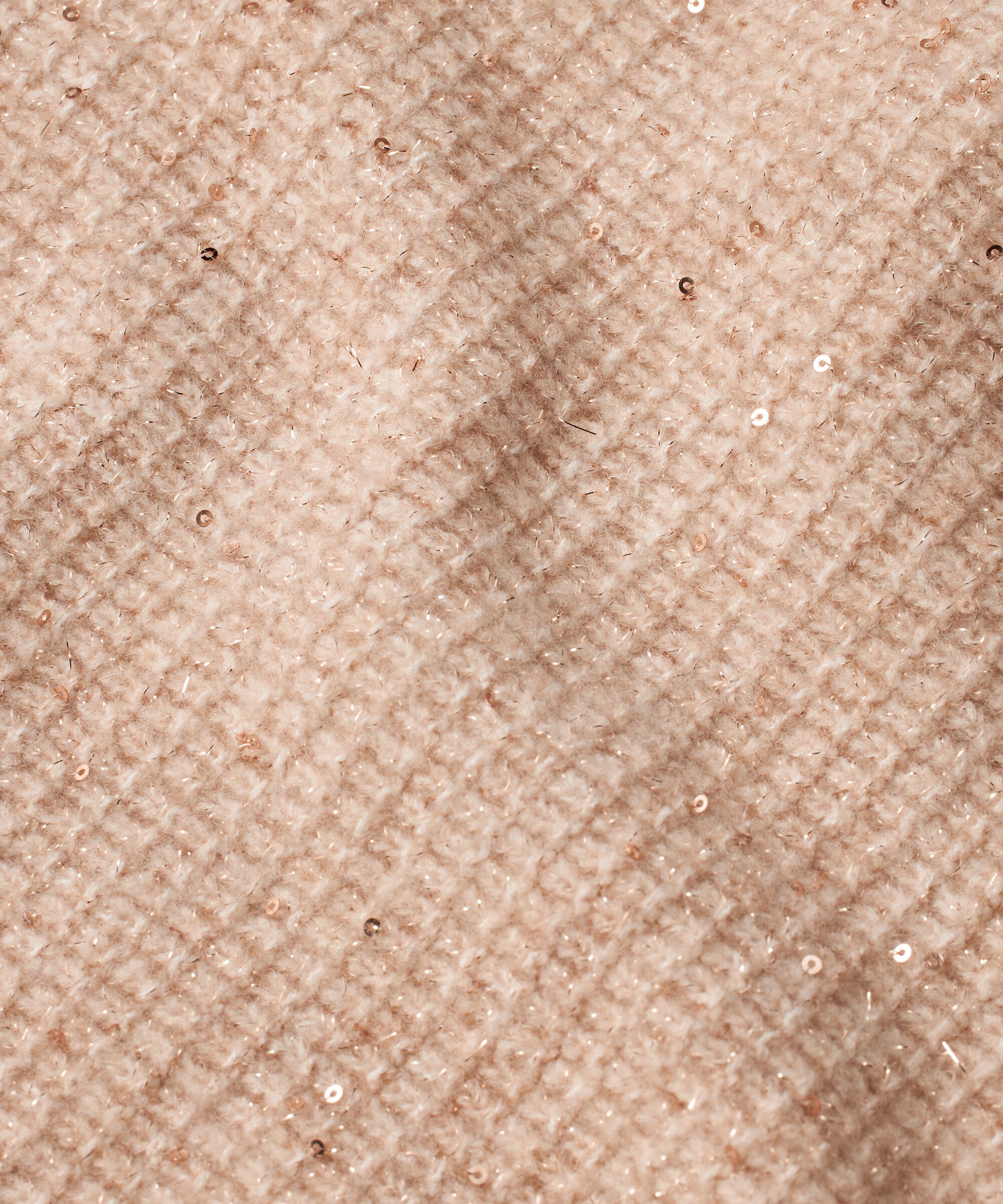 Lianna Cardigan, Bisquit