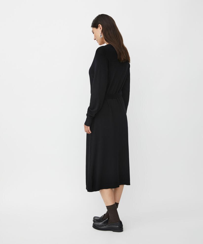 Nisuta Dress, Black