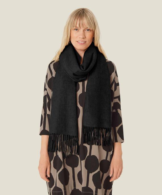 Anna Scarf, Black