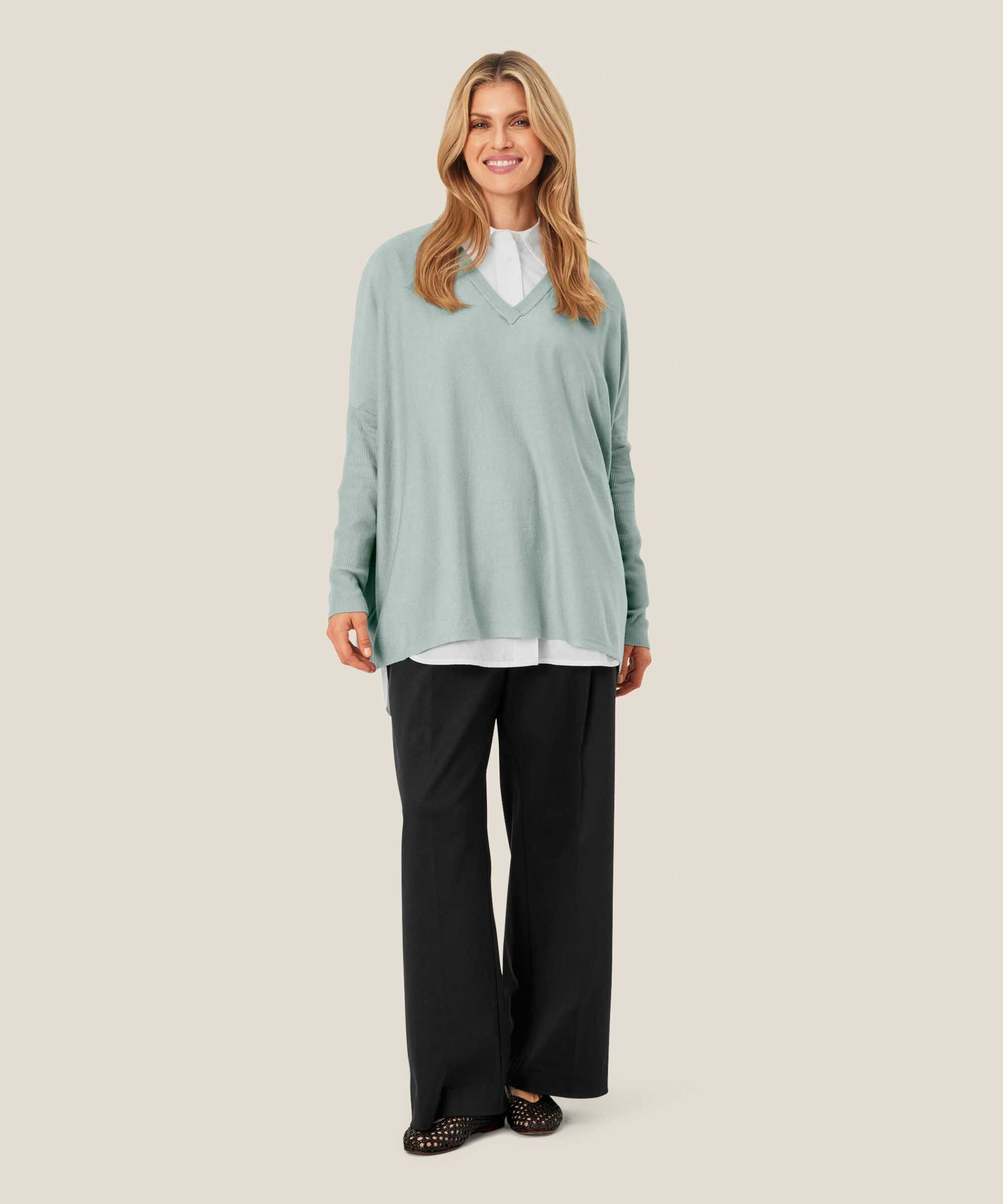 Fronia Jumper, Ether