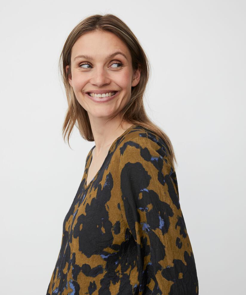 Katacia Blouse, Breen
