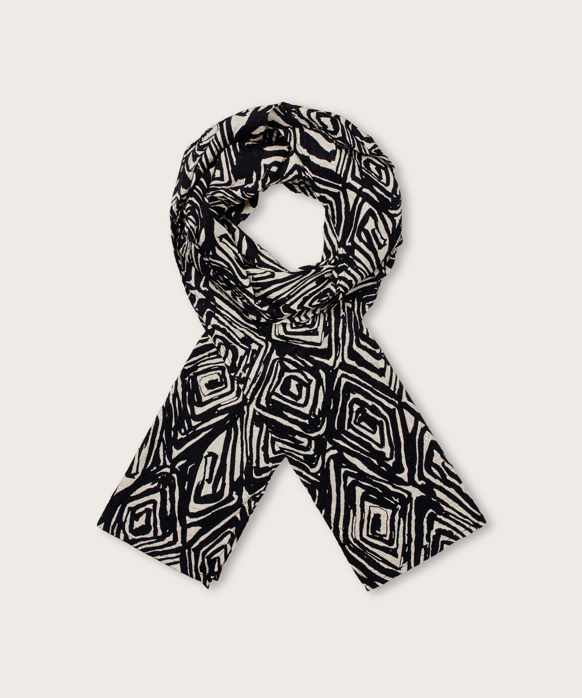 Along Scarf, Black