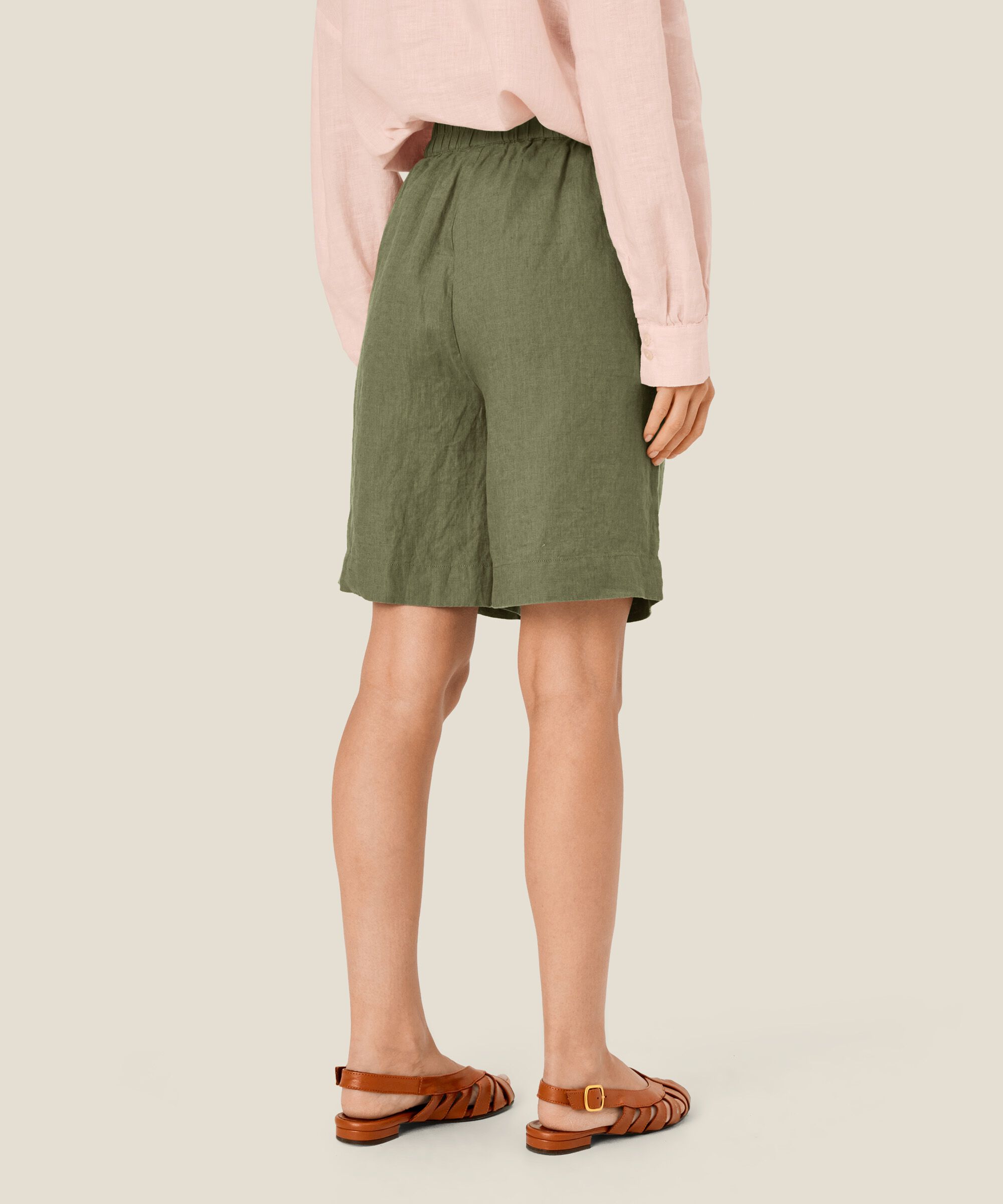 PRUDIE SHORTS, D. Lichen Green