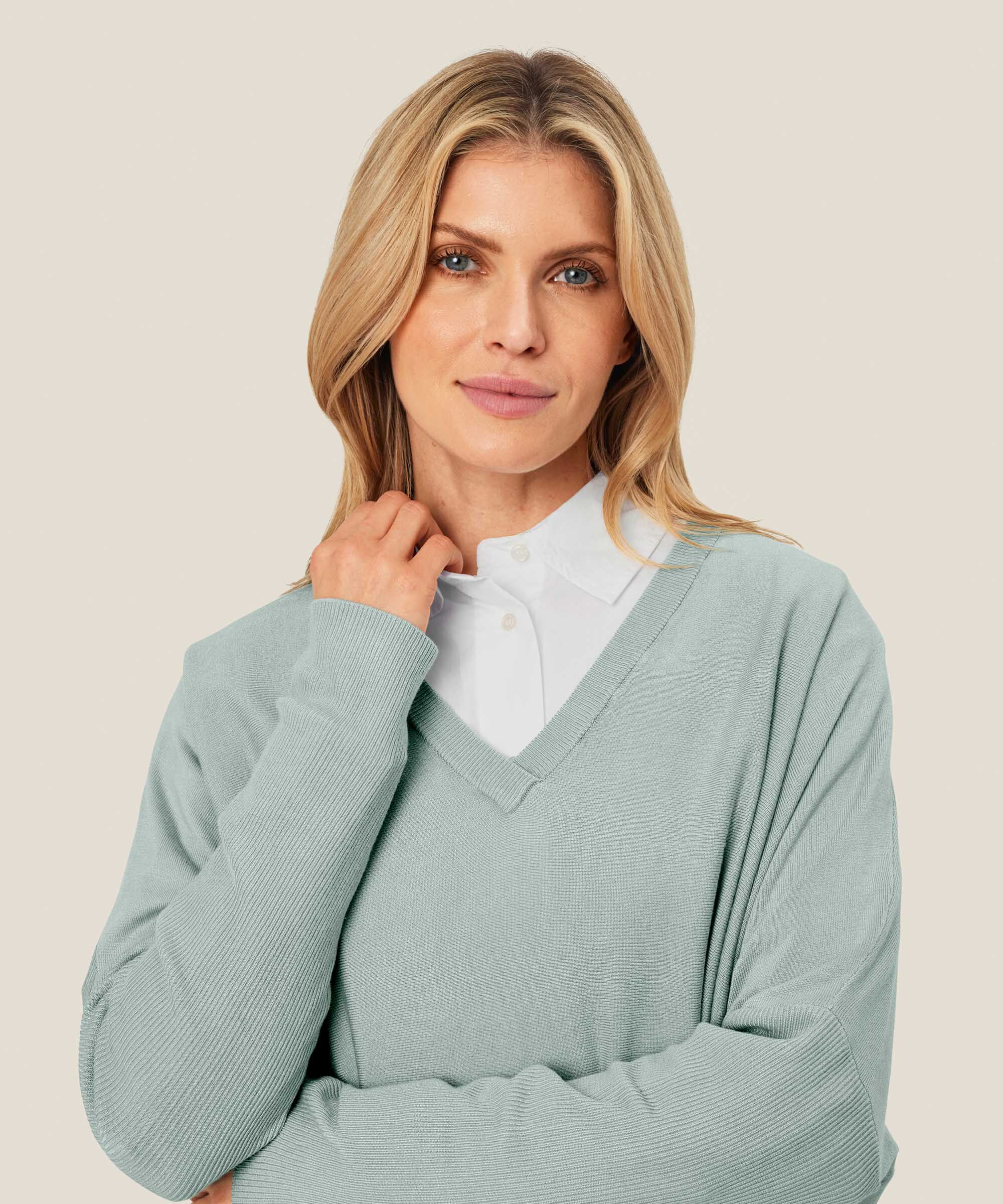 Fronia Jumper, Ether