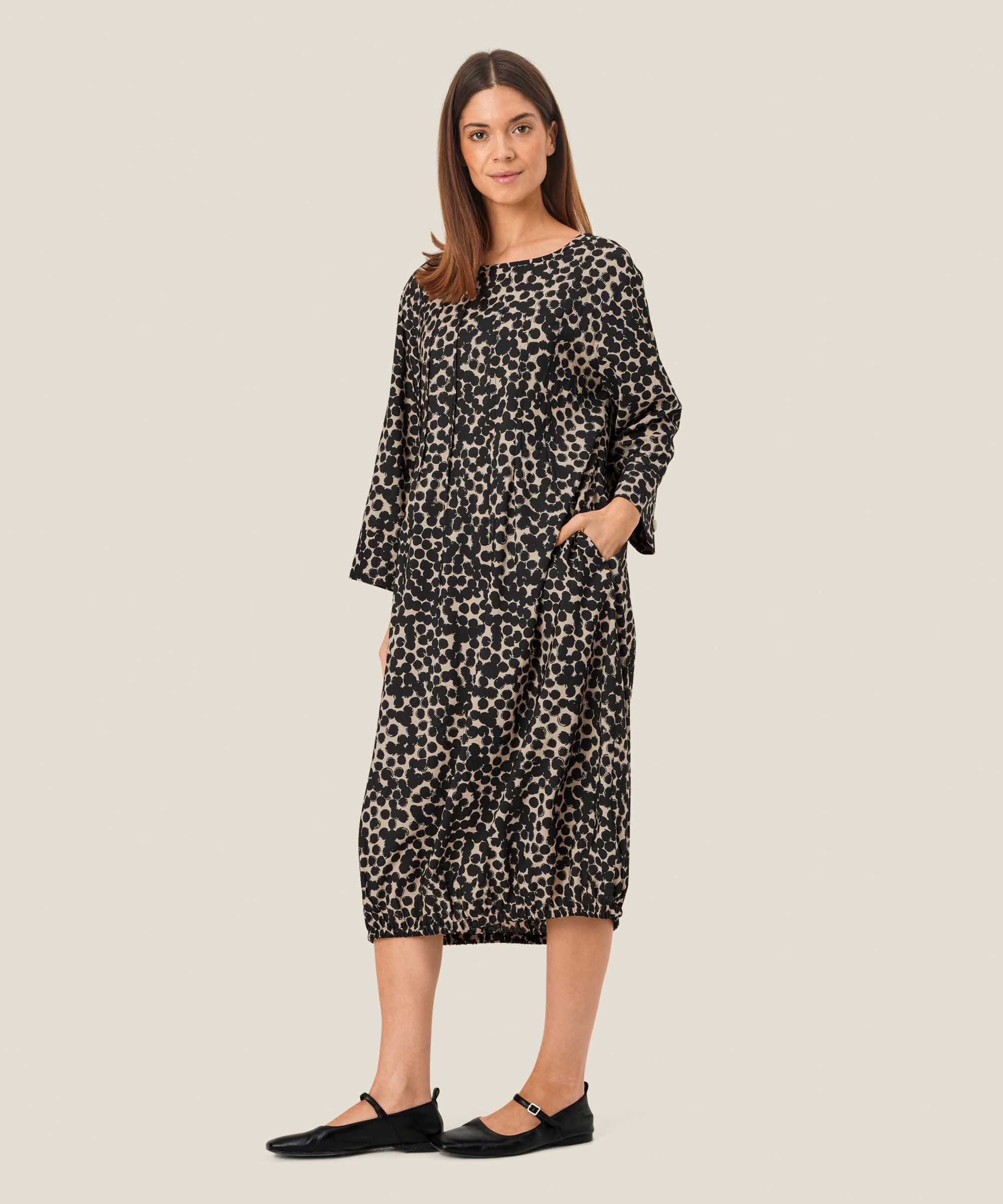 Nukkel Dress, Fog