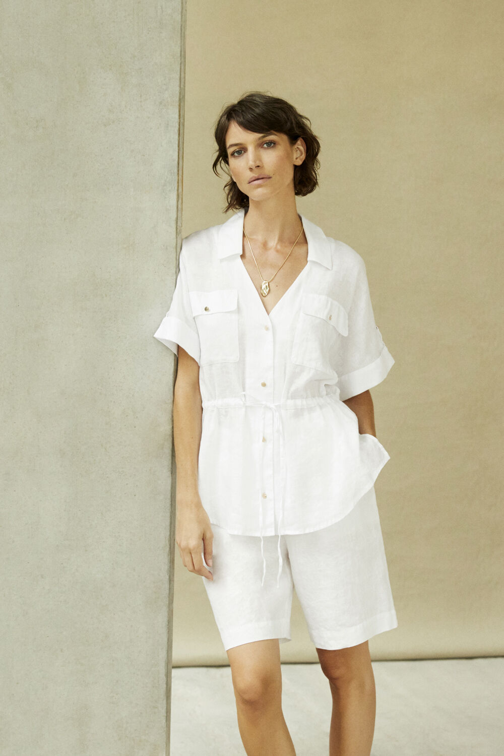 Relyn Necklace - Gold, Idrienne Shirt - White, Pinja Shorts - White