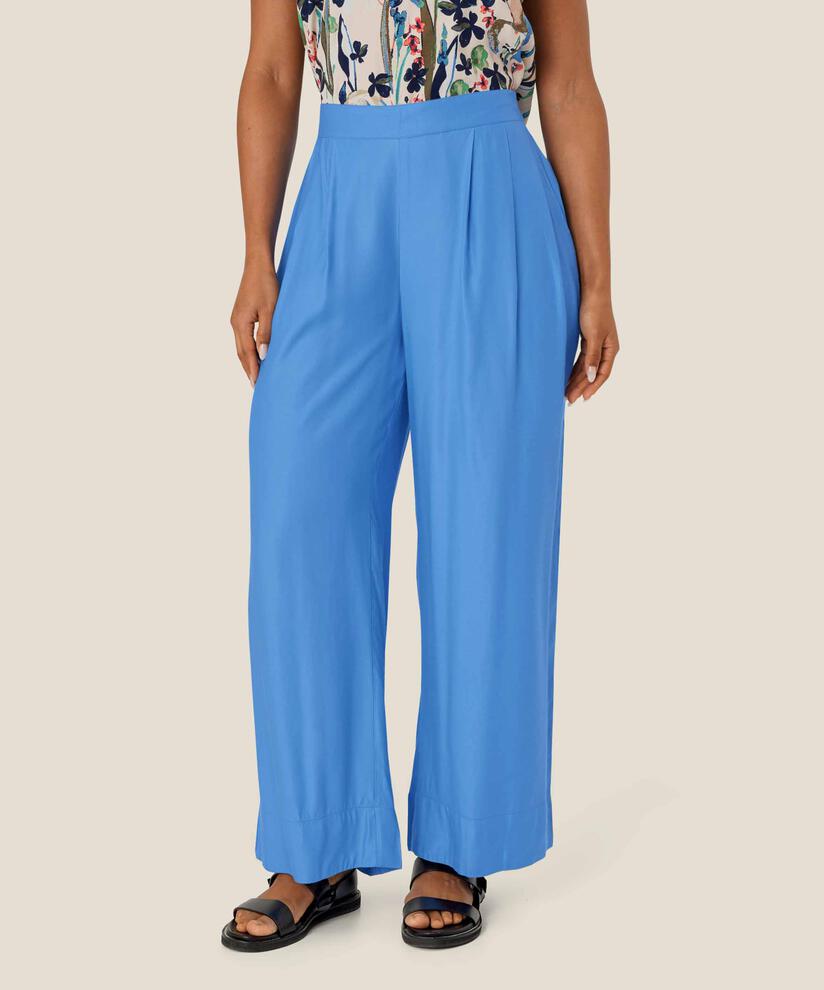 Patty Trousers, Marina