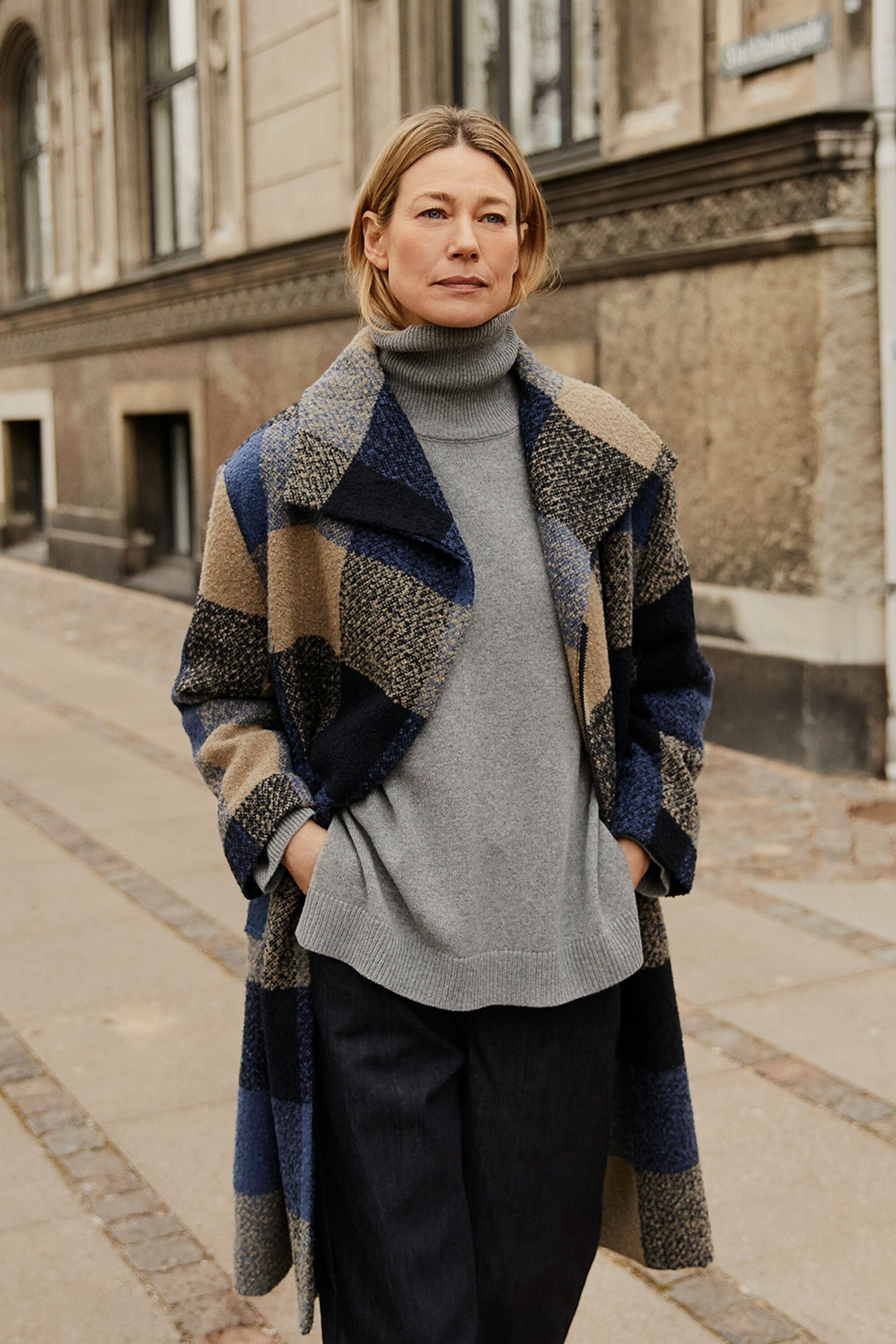 Tasoula Coat - Navy Blazer, Faricka Pullover - M. Grey mel., Passang Denim Trousers - Dark Denim