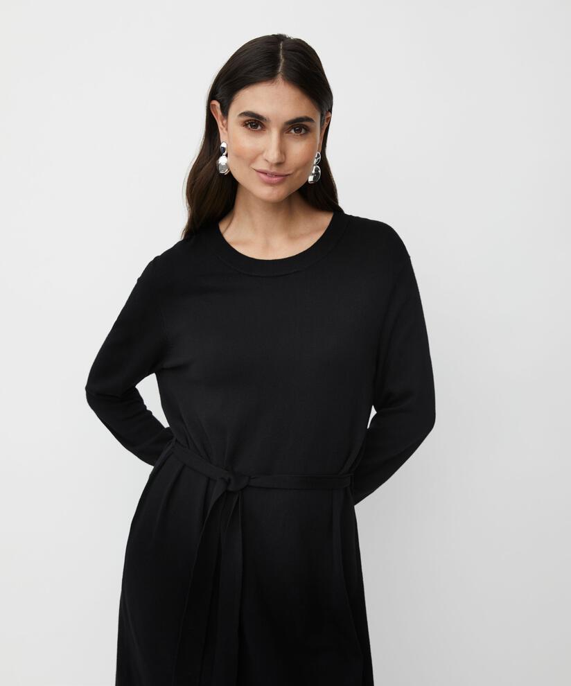 Nisuta Dress, Black