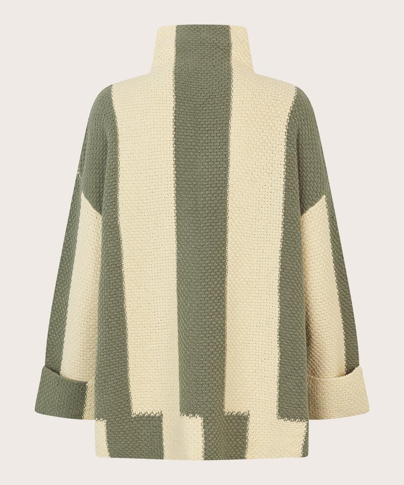 Fancy Jumper, D. Lichen Green