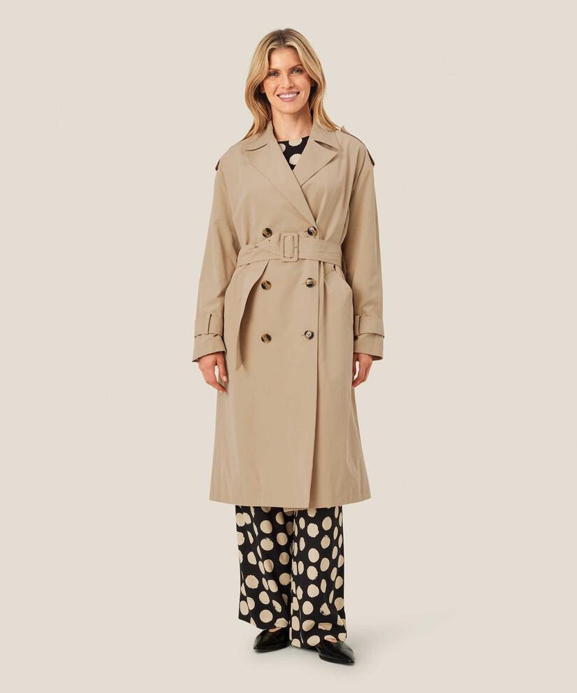Tahmina Coat, Safari