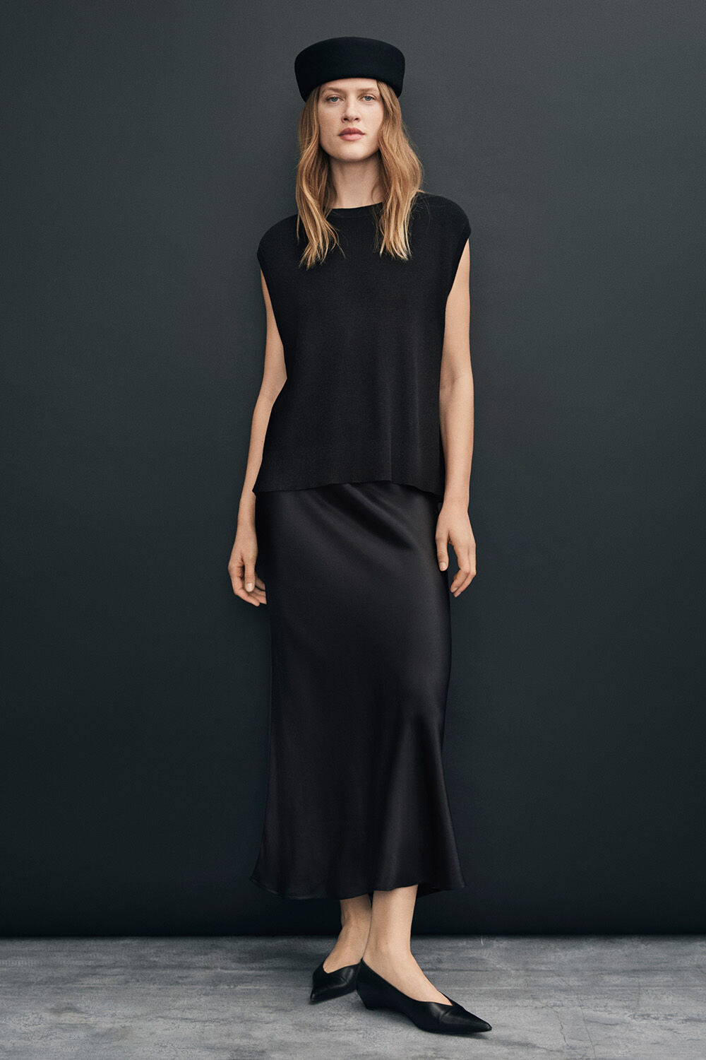 Fabel Top - Black, Riondra Wool Hat - Black, Solviera skirt - Black