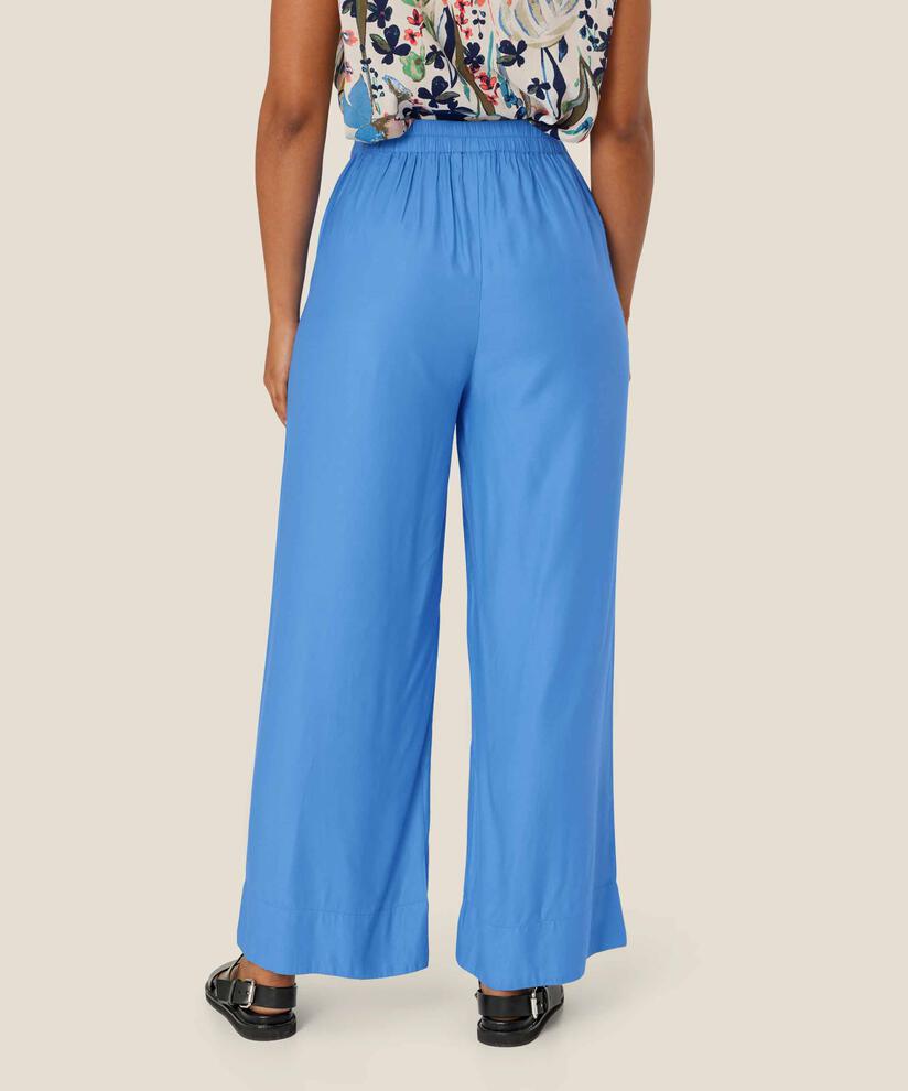 Patty Trousers, Marina